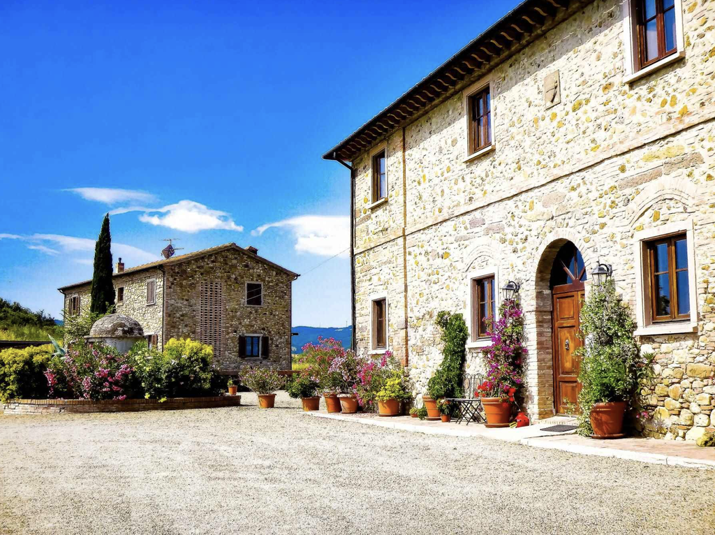Uma viagem encantadora no tempo: a casa de fazenda do século XVIII em Lajatico, Toscana