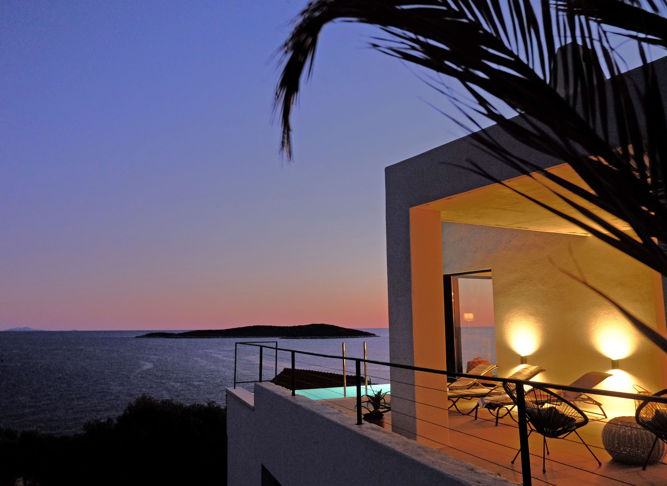 Descubra o seu paraíso à beira-mar: uma luxuosa villa de 3 quartos na Ilha Vis